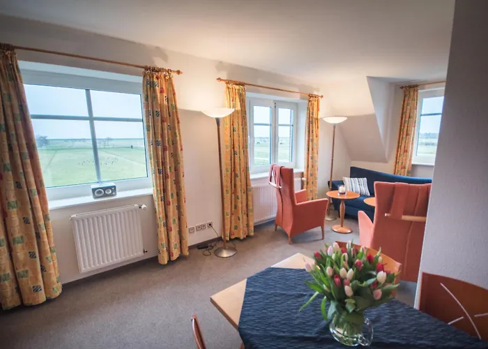 Hotel Nige Hus 4*